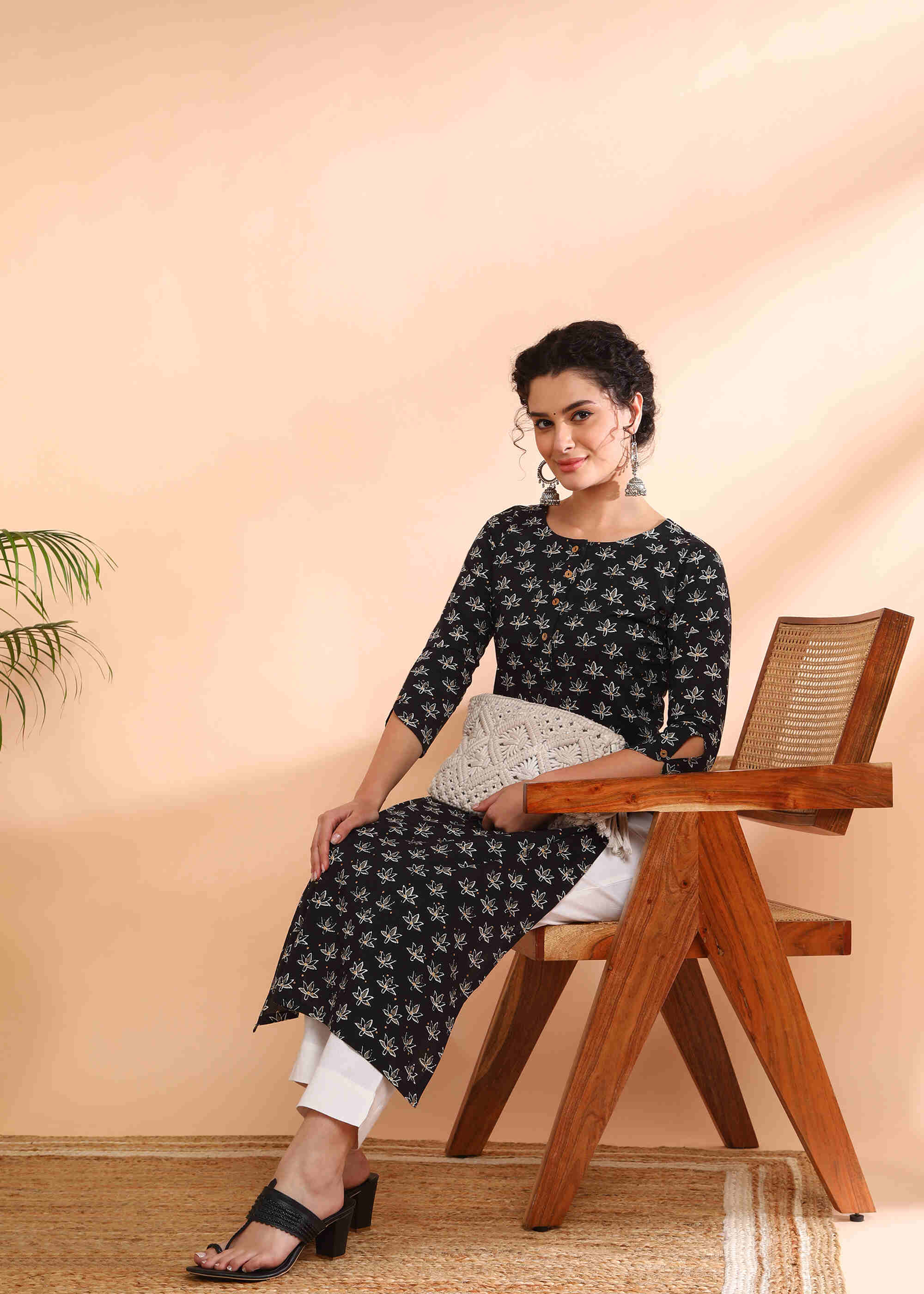 Women Handmade Floral Pure Cotton Straight Black Kurta (W1572)