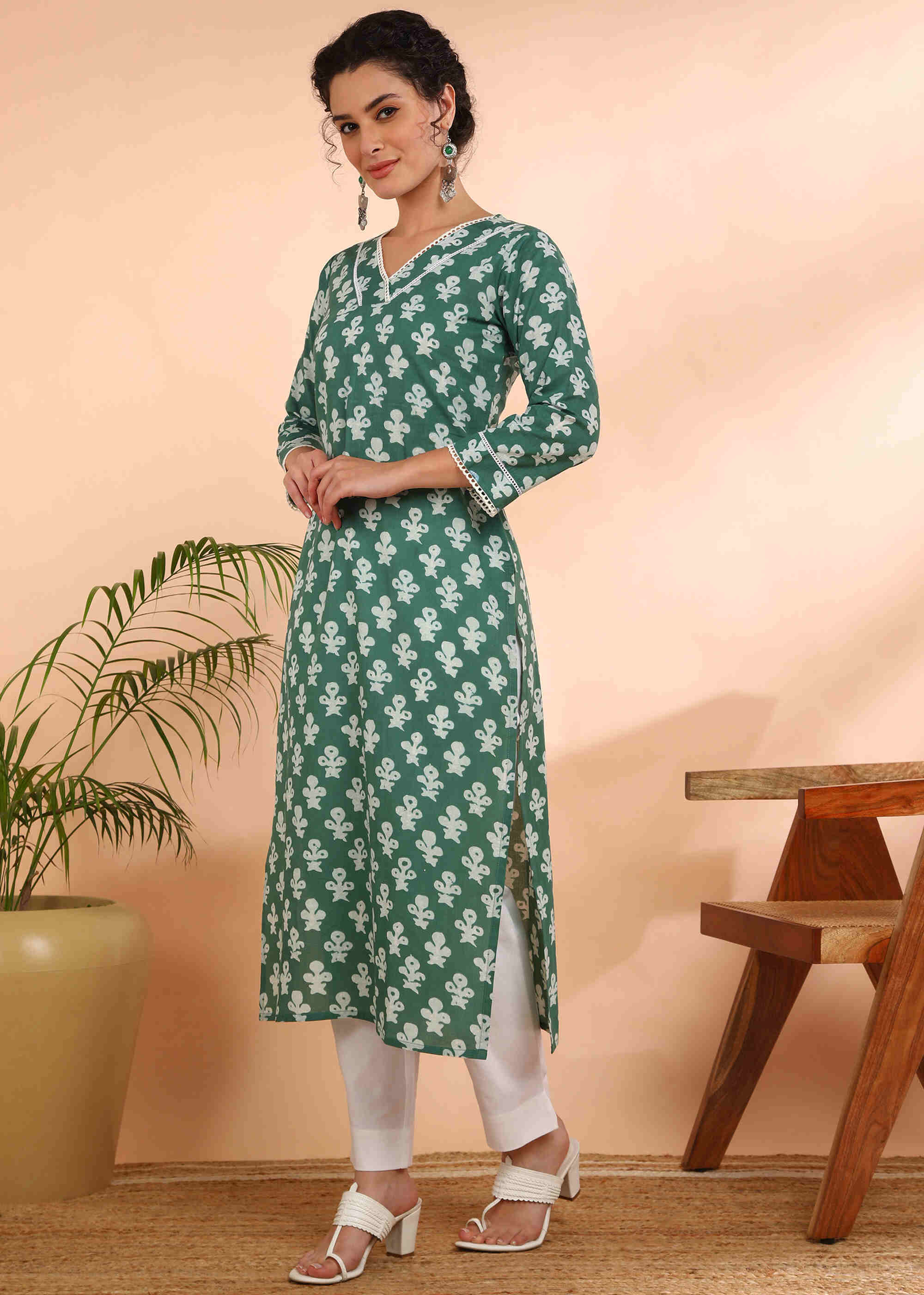 Women Handmade Floral Pure Cotton Straight Green Kurta (W1575)