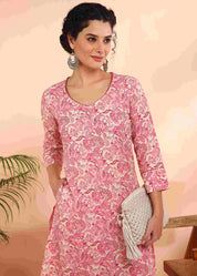 Women Handmade Floral Pure Cotton Straight Pink Kurta (W1582)