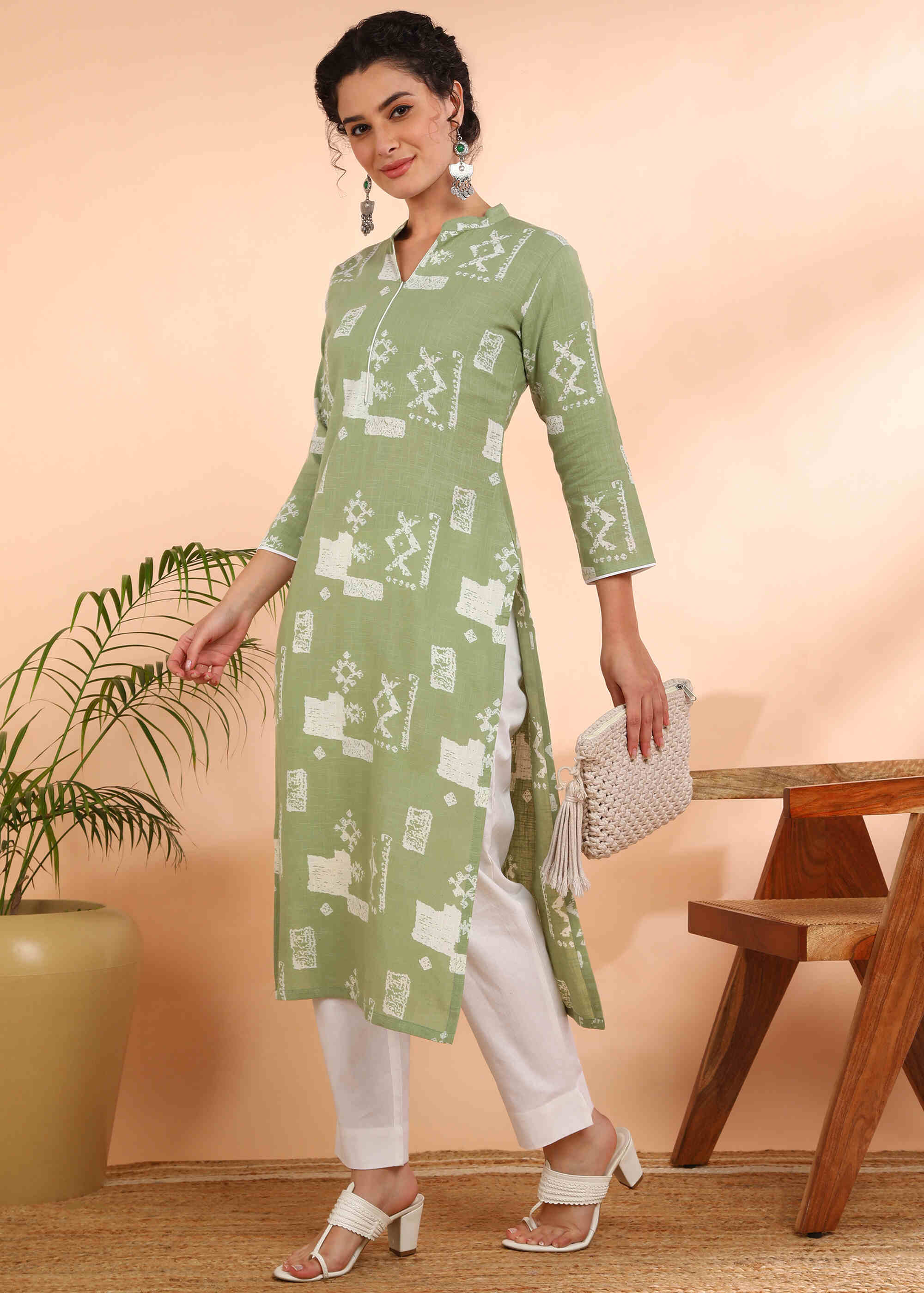 Women Handmade Geometric Pure Cotton Straight Green Kurta (W1585)