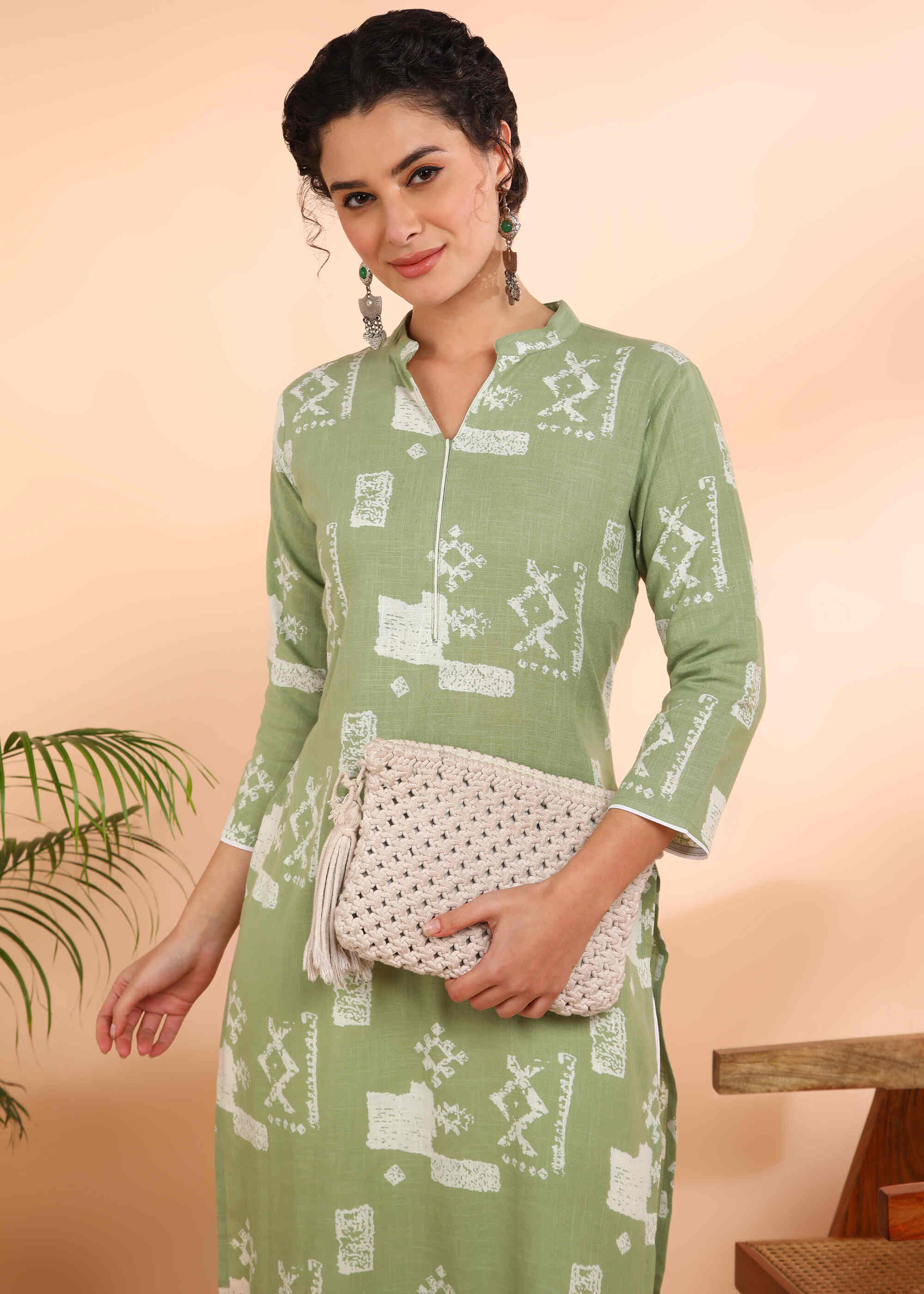 Women Handmade Geometric Pure Cotton Straight Green Kurta (W1585)