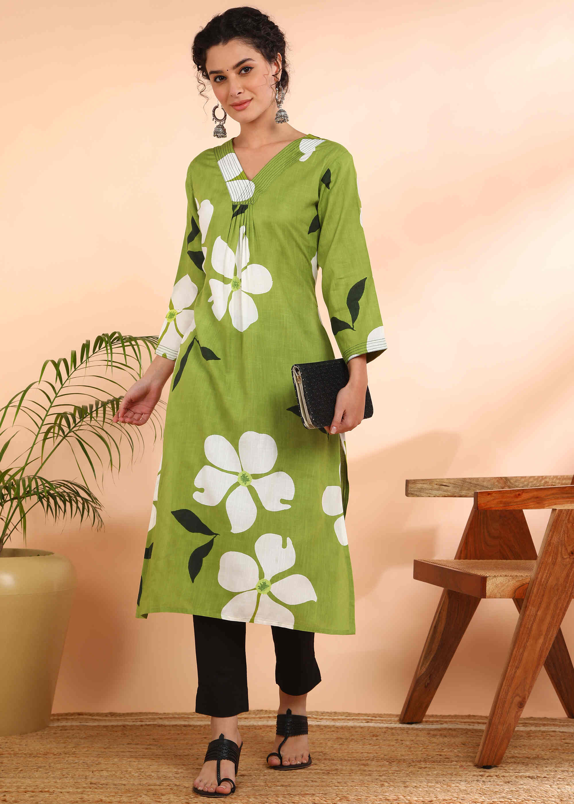 Women Handmade Geometric Pure Cotton Straight Light Green Kurta (W1589)