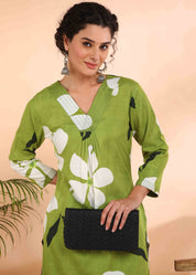 Women Handmade Geometric Pure Cotton Straight Light Green Kurta (W1589)