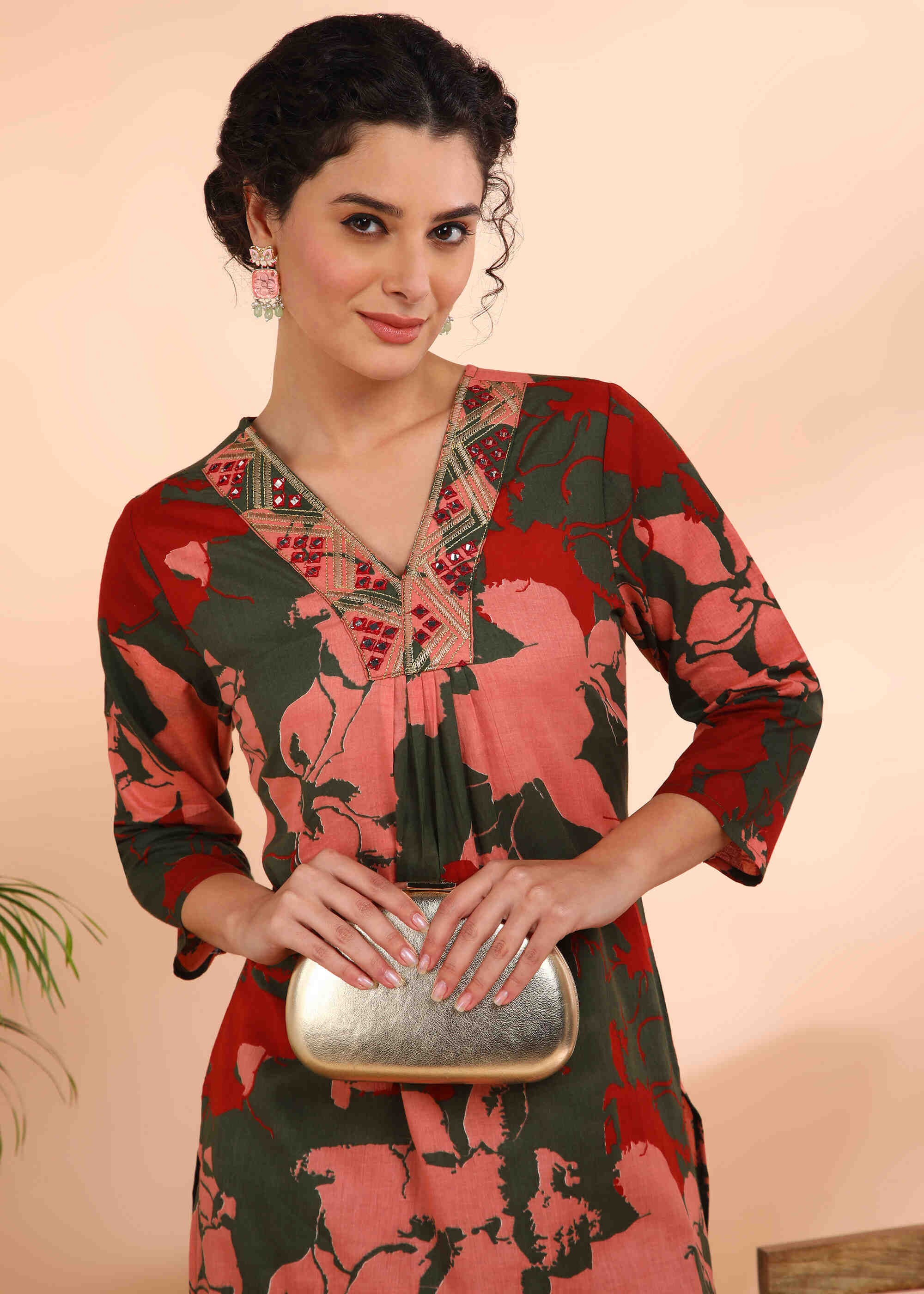 Women Handmade Geometric Pure Cotton Straight Red Kurta (W1594)