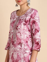 Women Embroidered Printed Rayon Straight Kurta (W1504)